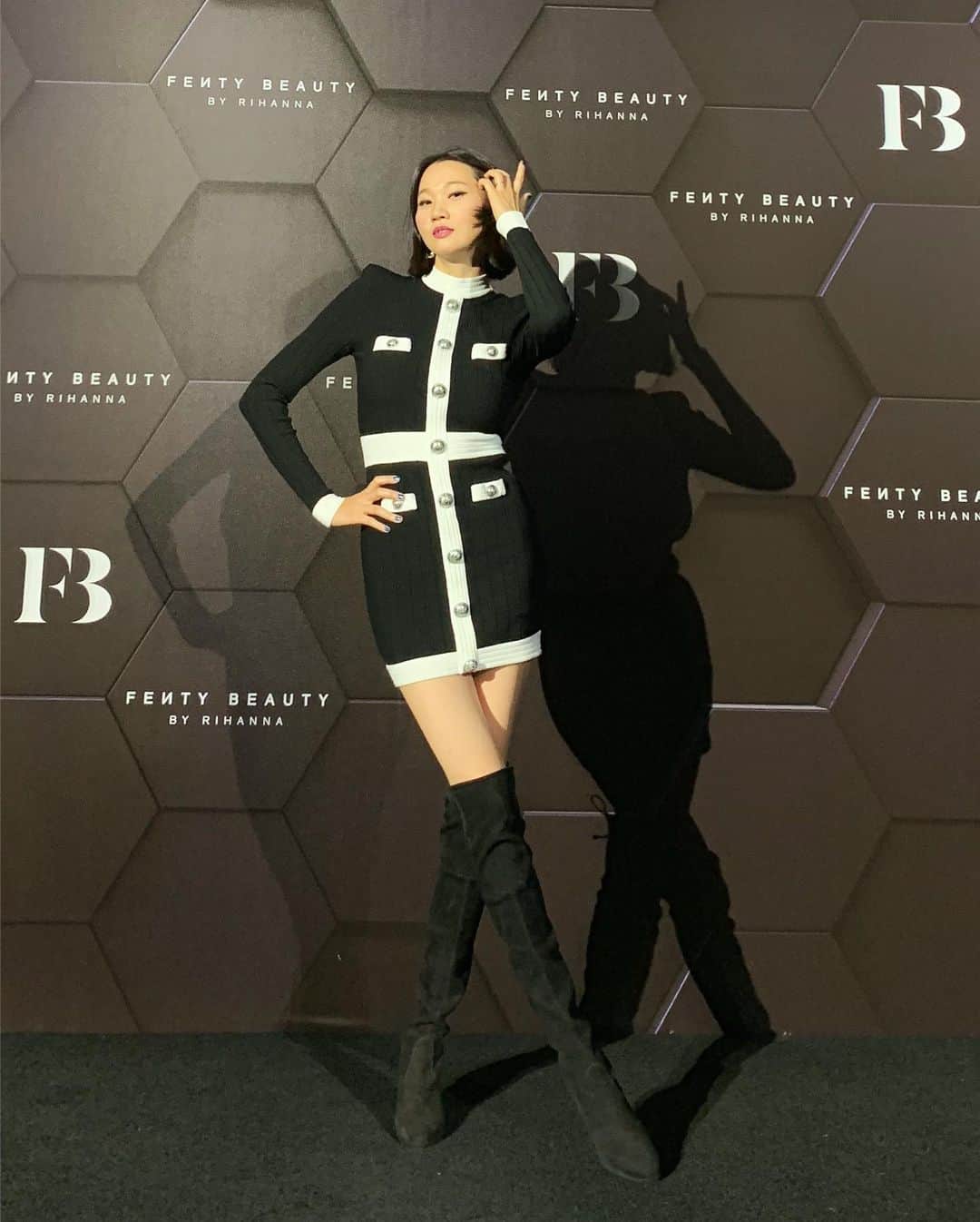 チャン・ユンジュのインスタグラム：「야밤에 멋좀 부렸습니다. 여기는 어디 일까요? 😅🤩🥰 #뷰티여신의하루  #자칭Kbeauty홍보대사」
