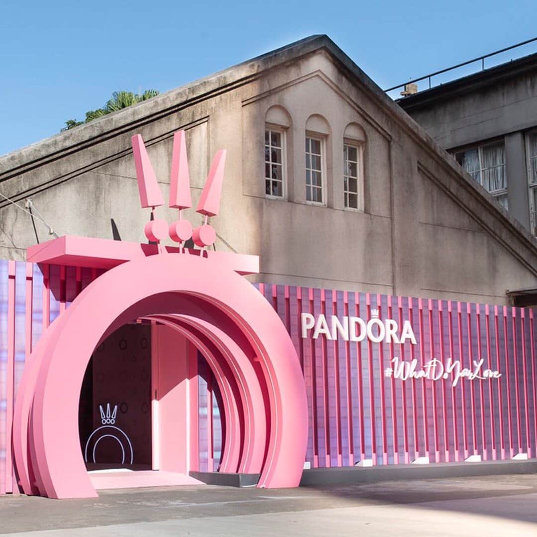 PANDORAさんのインスタグラム写真 - (PANDORAInstagram)「Taipei’s Huashan 1914 Creative Park, a cultural hub in a former sake factory, is the latest stop for our global brand relaunch. The kick-off event on 11 September welcomed friends and celebrities like @anntw0219 to share photos from the Pandora Pink installation. The Pandora event space is free and open to the public until 22 September, so if you’re in Taipei, join us for a celebration of loves. #WhatDoYouLove #Pandora #Taiwan」9月17日 22時44分 - theofficialpandora