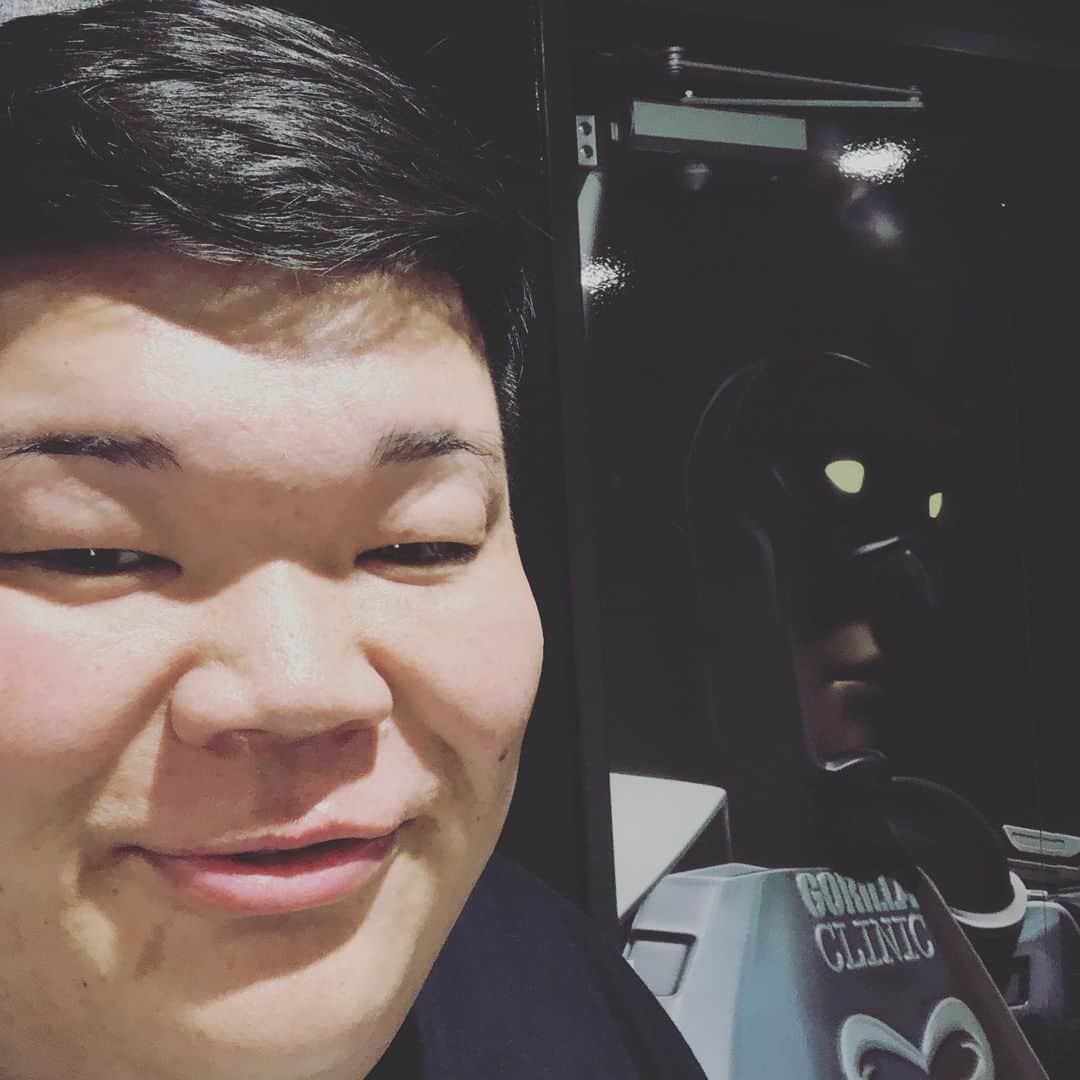 カバのインスタグラム：「お久しぶりのゴリラクリニック心斎橋院さん！つるつるに仕上げて貰いました！意識高い系の皆さん！脱毛するなら是非ゴリラクリニックさんへ！ . . 南船場にある味万さんの天むす定食が美味しすぎた！ . . #ゴリラクリニック #ゴリラクリニック心斎橋院 #メンズ脱毛 #ヒゲ脱毛 #全スタッフ優しい #意識高い系 #皆さん行って欲しい #味万 #天むす定食 #こちらも是非」