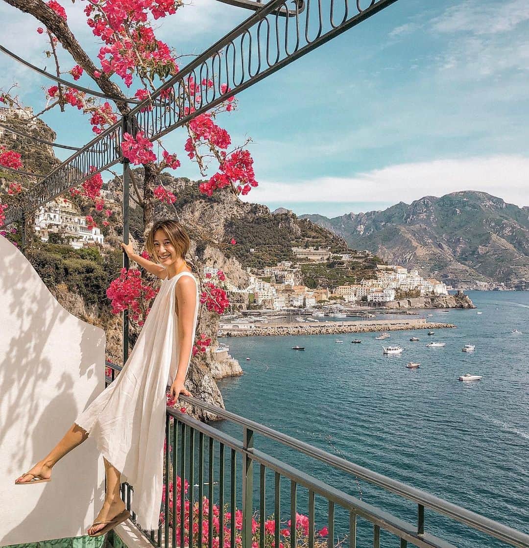 花井瑠美のインスタグラム：「バルコニーからの景色が絶景✨  #amalfi#capri#cruising#europa#itaria  #mediterranean #🚢#⛵️#beautifulsea #地中海クルーズ#ヨーロッパ旅行#アマルフィ海岸#世界遺産」