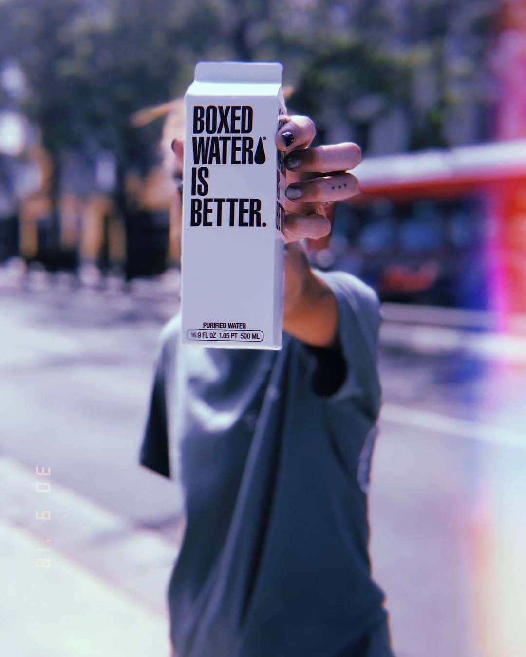 BoxedWaterさんのインスタグラム写真 - (BoxedWaterInstagram)「In case you haven’t noticed… we’re obsessed with our #BoxedWater packaging. Roughly 3/4 of each box is made of paper (from well-managed, continually reforested areas), fully recyclable & free of BPAs and phthalates. Better for the planet, better for humans. 💧🌲 📷: @the_indoor_wildling #BetterPlanet #NoPlasticPledge #BoxedWaterIsBetter #Reforestation #Sustainability」9月17日 23時01分 - boxedwater
