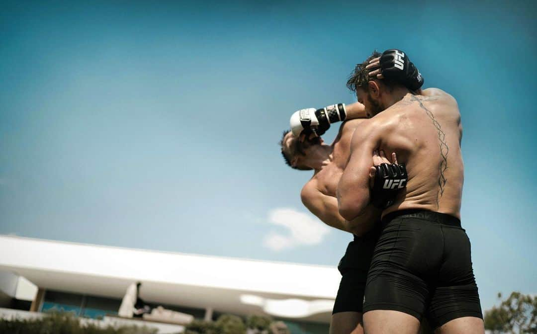 コナー・マクレガーさんのインスタグラム写真 - (コナー・マクレガーInstagram)「🤼‍♂️ @cian_c 📸 @ginger_beard_photos」9月17日 23時05分 - thenotoriousmma