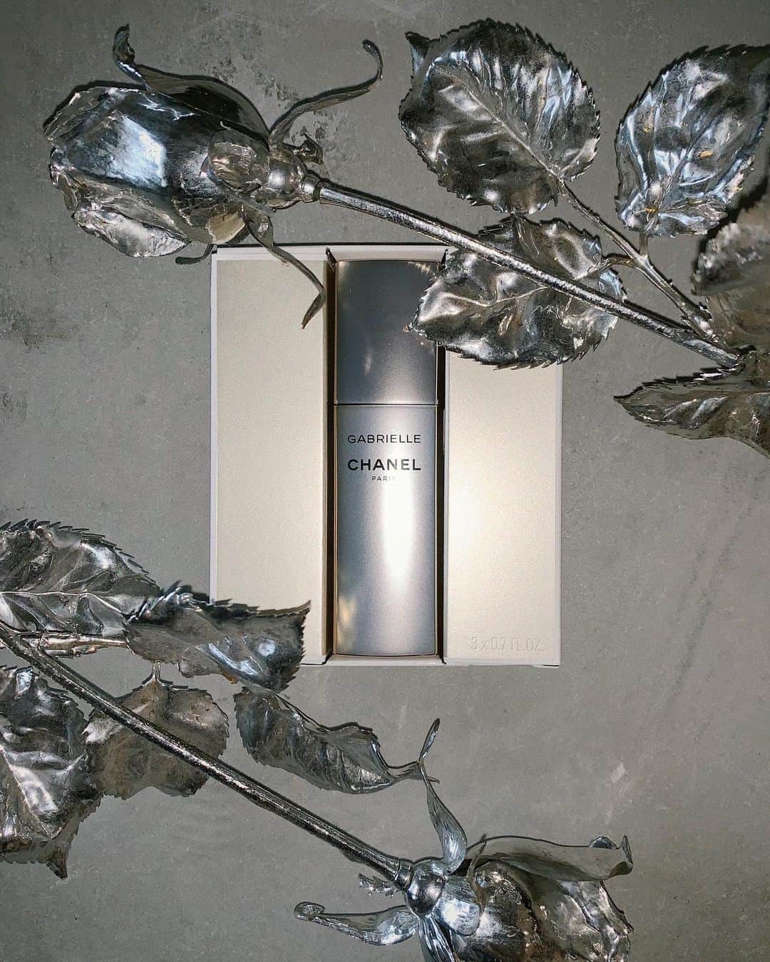 PELIのインスタグラム：「✨🌹とってもお上品な香りでございます🌹✨ #CHANEL #CHANELFragrance」