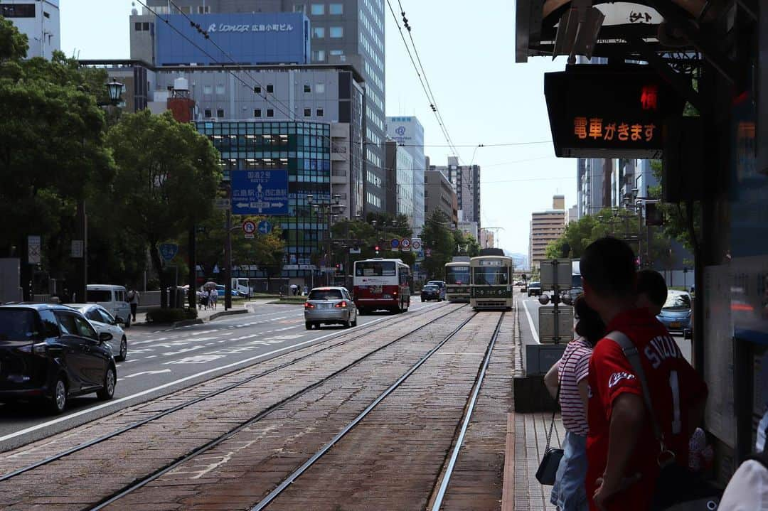 新丼貴浩のインスタグラム：「海・山・空 自然と歴史を残す街。  #広島市  #呉市」