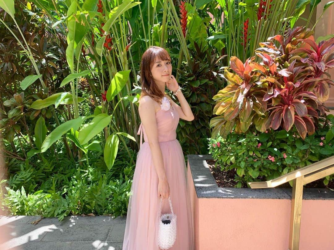 槙田紗子さんのインスタグラム写真 - (槙田紗子Instagram)「go to wedding party…💒 . . #hawaii #hawaiiwedding #wedding #weddingparty #royalhawaiian #旅行行くとインスタ英語になる人 #二の腕ぱんぱんやん」9月17日 14時50分 - saco_makita