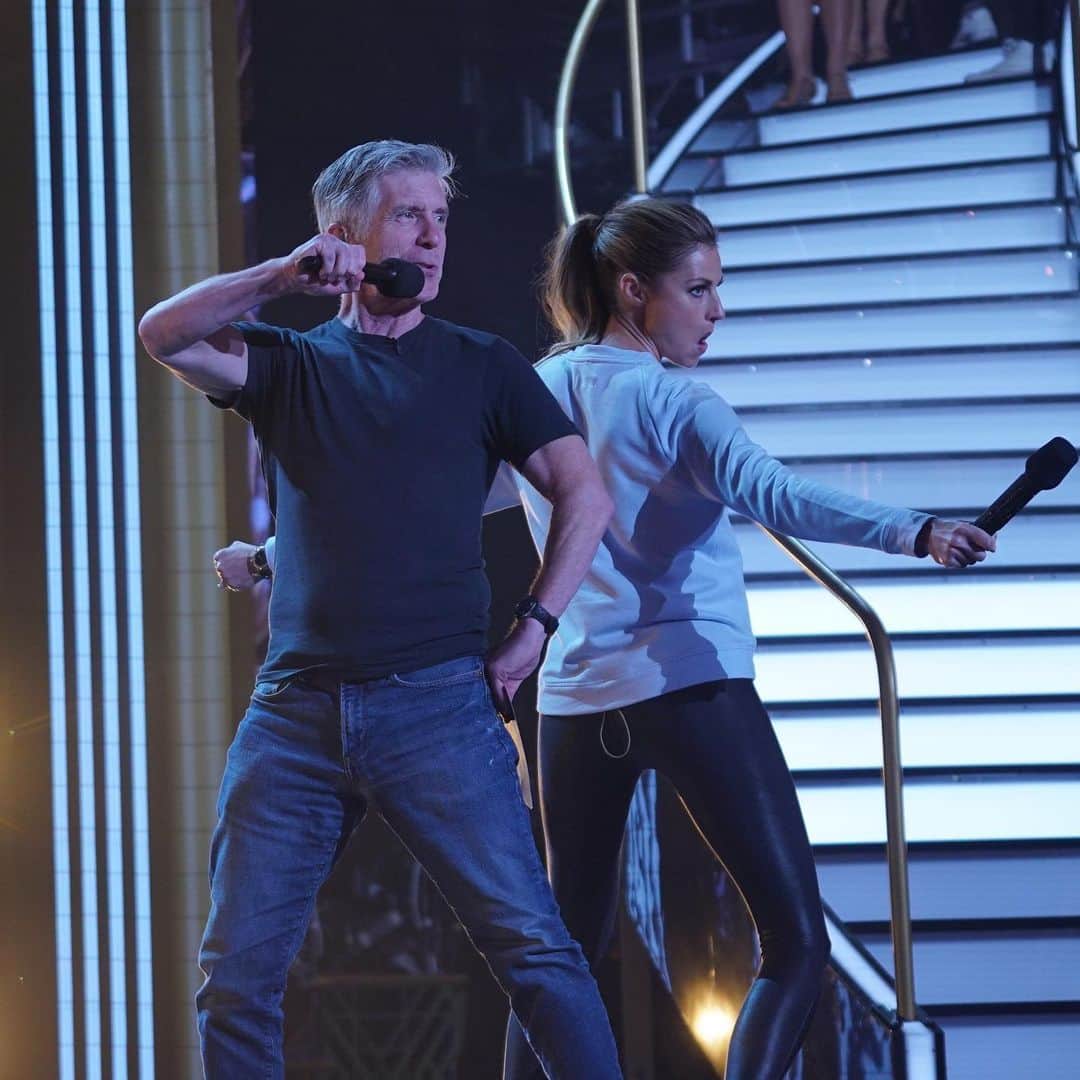 エリン・アンドリューズのインスタグラム：「Uncensored Dress Rehearsal @tombergeron @dancingabc 💃🕺 #actnatural #uncensored」