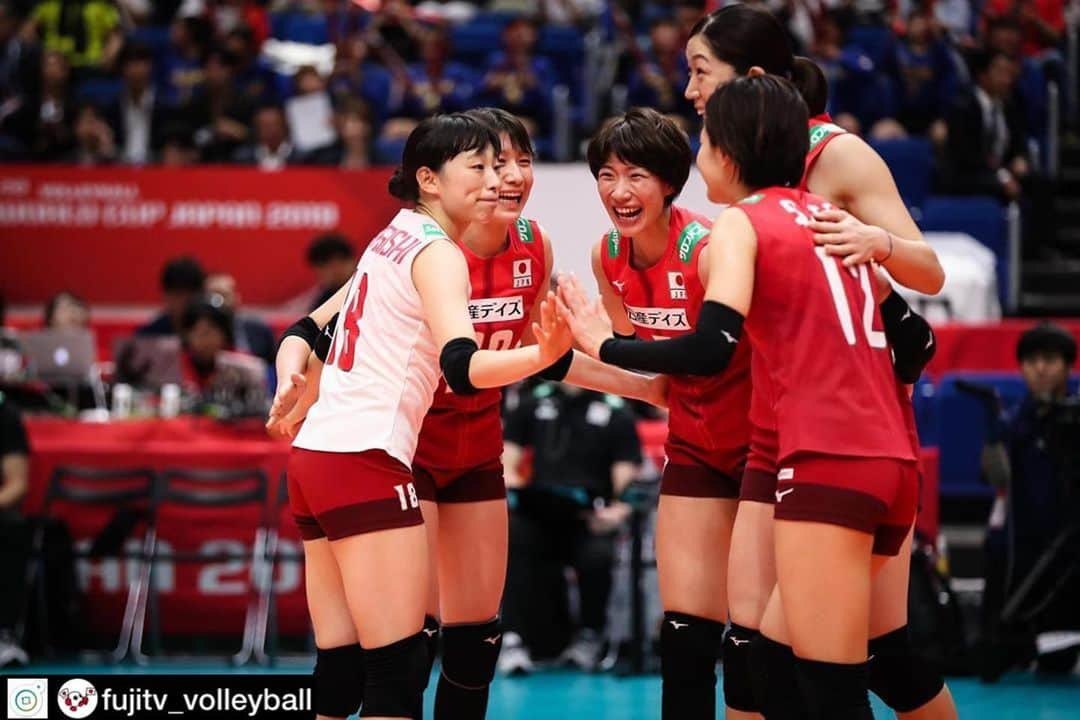 荒木絵里香のインスタグラム：「【Post by All-Grip】 熱いご声援ありがとうございます😊 #sports#athlete#volleyball#japan #スポーツ#アスリート#バレーボール#日本」