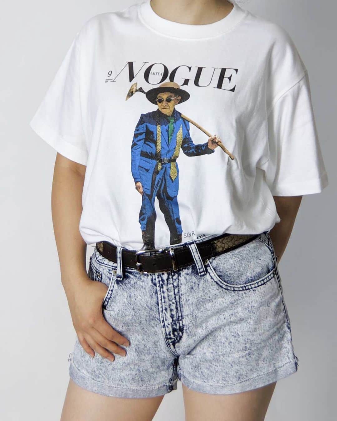 村崎樹江里のインスタグラム：「. . NOGUE (農具: hoe) . . ずっと片想いをしてたTシャツを買えて、嬉しくて早速着てみた . @slvr.tty . . #シルテツ展 #シルバーテツヤ #silvertetsuya  #vogue #nogue #ootd #fashion #shirt #outfits #白tコーデ #白T #今日のコーデ #女子 . . .」