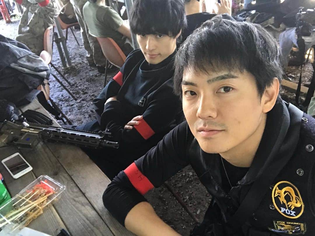 長田成哉のインスタグラム：「暑くなくなってきたし、そろそろサバゲーとか行きたいな。 んでセーフティーエリアで昼カレー食いたい。 #サバゲー」