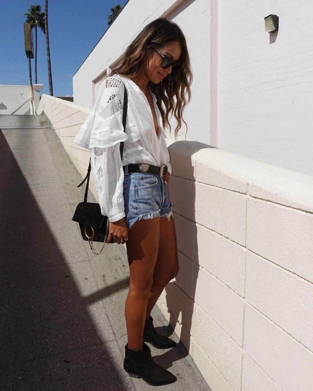 ジュリー・サリニャーナさんのインスタグラム写真 - (ジュリー・サリニャーナInstagram)「Western Cali vibes. 💫 #streetstyle」9月17日 16時41分 - sincerelyjules