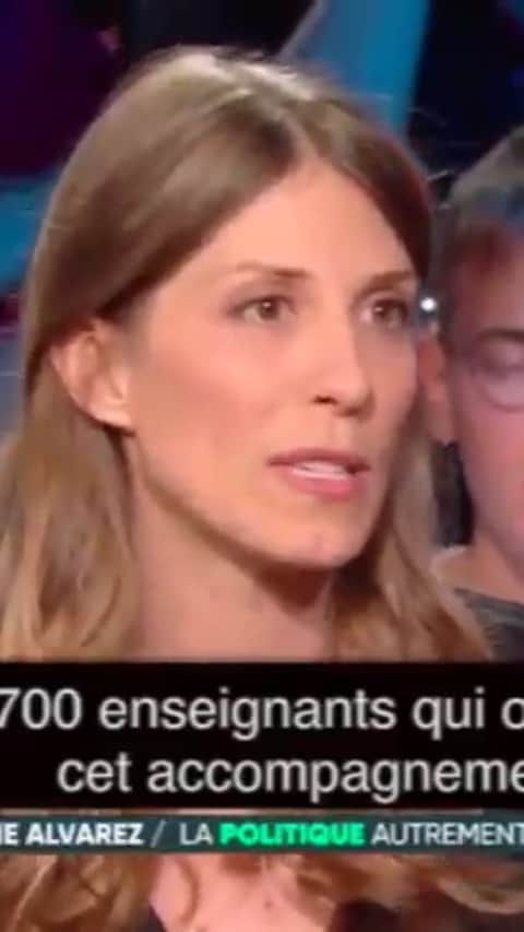 のインスタグラム：「#repost @clnalvarez ・・・ "Notre système éducatif est un des plus inégalitaires d'Europe et les résultats sont constamment en baisse, on le sait. Maintenant on ne va pas en discuter pendant encore 10 ans. On sait ce qu'il faut faire. "Une année pour tout changer" est un livre qui dit : "Voilà une méthodologie pour essayer de changer de paradigme." Abd Al Malik : "On nous parle des "réalistes", il faut "être réaliste", mais ces "réalistes-là", depuis toutes ces années, qu'est-ce qu'ils ont fait finalement ?" Magnifique rencontre dimanche dernier sur le plateau de C Politique.」