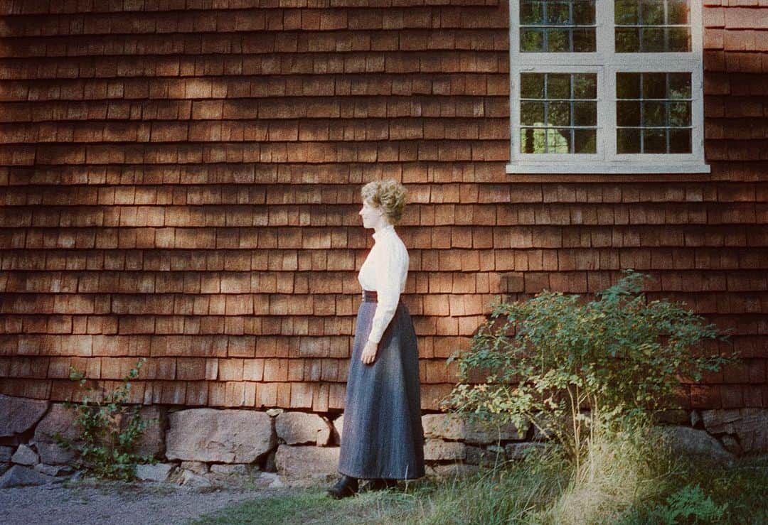 ハ・ヨンスのインスタグラム：「#Onthewayhome #filmphotography  #Bcut #Sweden」