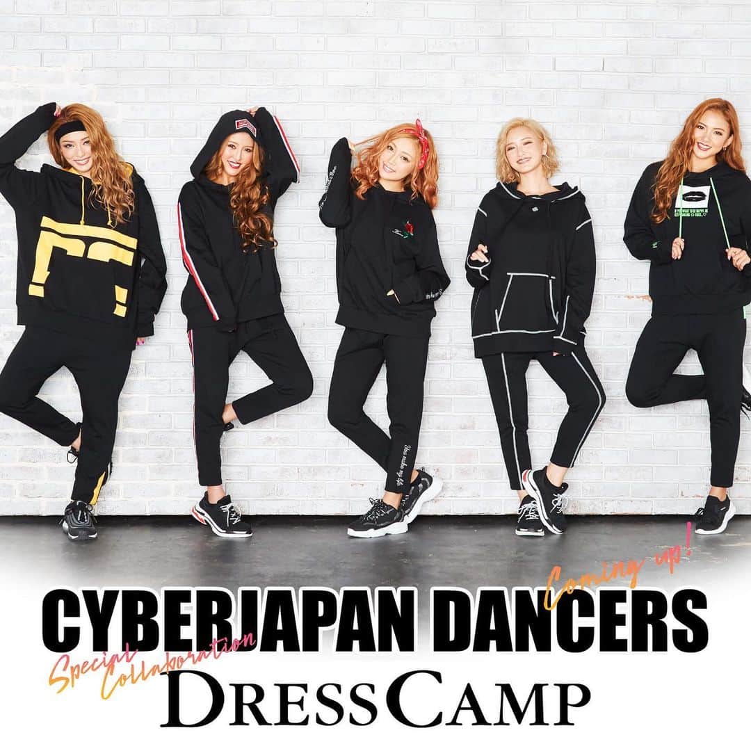 のインスタグラム：「大好評につき第2弾決定👟🖤 【CYBERJAPAN DANCERS×DRESSCAMP】 ＼2019年9月27日（金）より販売開始 ／ ． Kanae・Kazue・Karen・Kana・RiRiによって デザインされた、ユニセックス仕様の スウェットセットアップ5型(各2色)と 5人のメンバーが一緒になってデザインした、 ユニセックス仕様のブルゾン2型（各1色）も 新登場です✨  2019年9月27日（金）よりSHIFFON ONLINE SITE、 全国のドン・キホーテ 一部取扱い店舗で 順次販売スタート❣️🐧 ※WEB販売は2019年9月27日（金） 18：00販売スタート▶️ ． ▼URL https://www.shiffon-online.jp/fs/shiffon/c/dresscamp-cyberjapandancers ． #cyberjapan #dresscamp #shiffon」