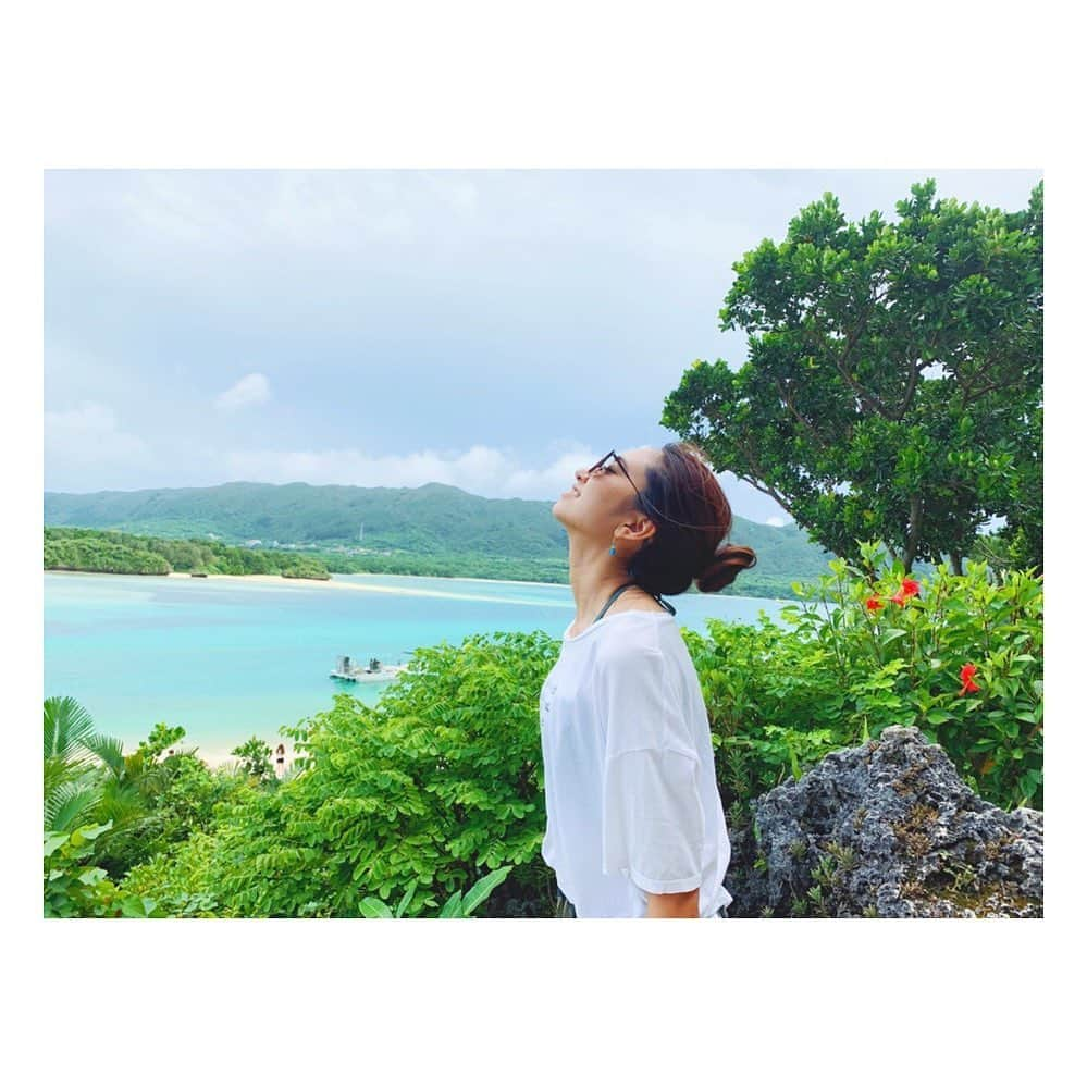 龍野伶奈さんのインスタグラム写真 - (龍野伶奈Instagram)「安定の雨女で台風呼んで、天気が悪い日が多かったけど、それでも綺麗な沖縄の海は最高に素敵でした💓 . #石垣島 #川平湾」9月17日 18時05分 - tatsunorena