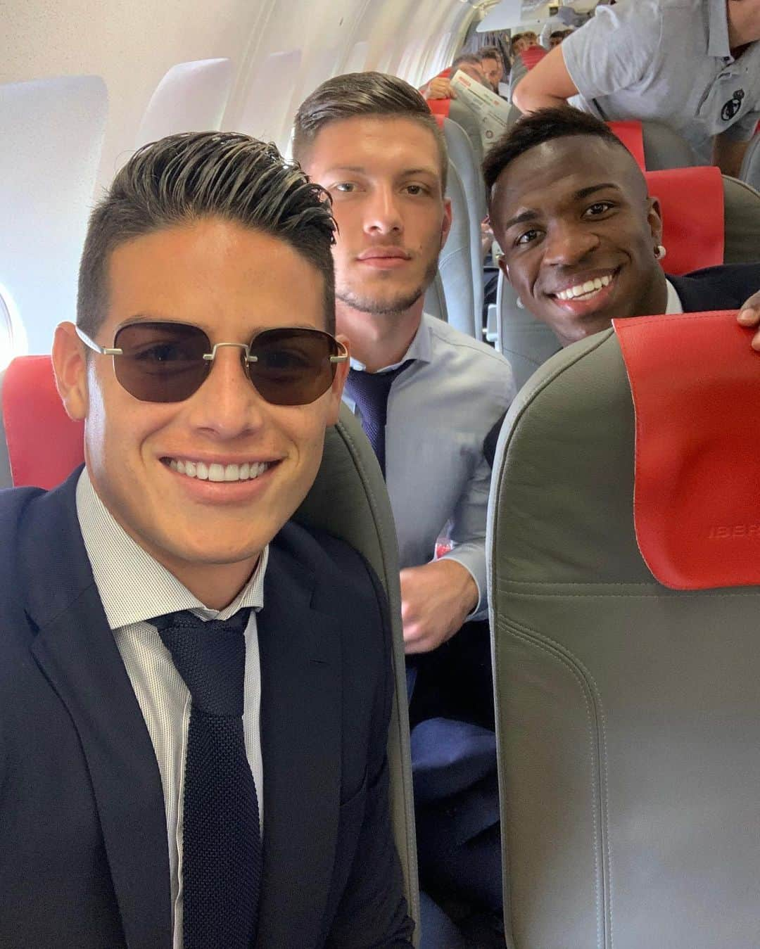 レアル・マドリードさんのインスタグラム写真 - (レアル・マドリードInstagram)「🕶✈️🇫🇷 Next stop: Paris! 🔜 @ChampionsLeague #RMUCL | #HalaMadrid」9月17日 18時13分 - realmadrid