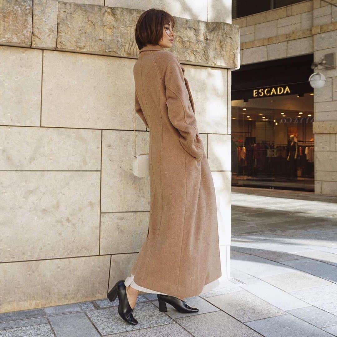 宮本沙恵さんのインスタグラム写真 - (宮本沙恵Instagram)「明日予約販売開始のロングコート。 定番キャメルはこちら♡ . #myshawty#coat」9月17日 18時23分 - saebi