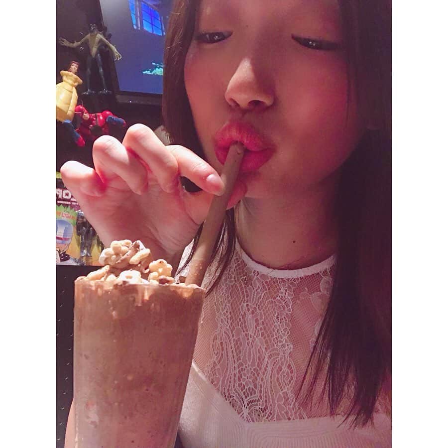 のインスタグラム：「nopeオリジナルシェイク♡ インスタ映えだし この大きさにもテンションあがるし シェイク甘すぎなくて美味し☺︎ なんといっても カラフルで可愛い♡ シェイク全種類を撮りたいもんね！ . . . . #nopecafe #インスタ映え #Kawaii #nopecafe代々木 #代々木カフェ #代々木グルメ #pr #コラボベース #ありあけゆな #シェイク #オリジナルシェイク #可愛い #かわいい #カラフル」