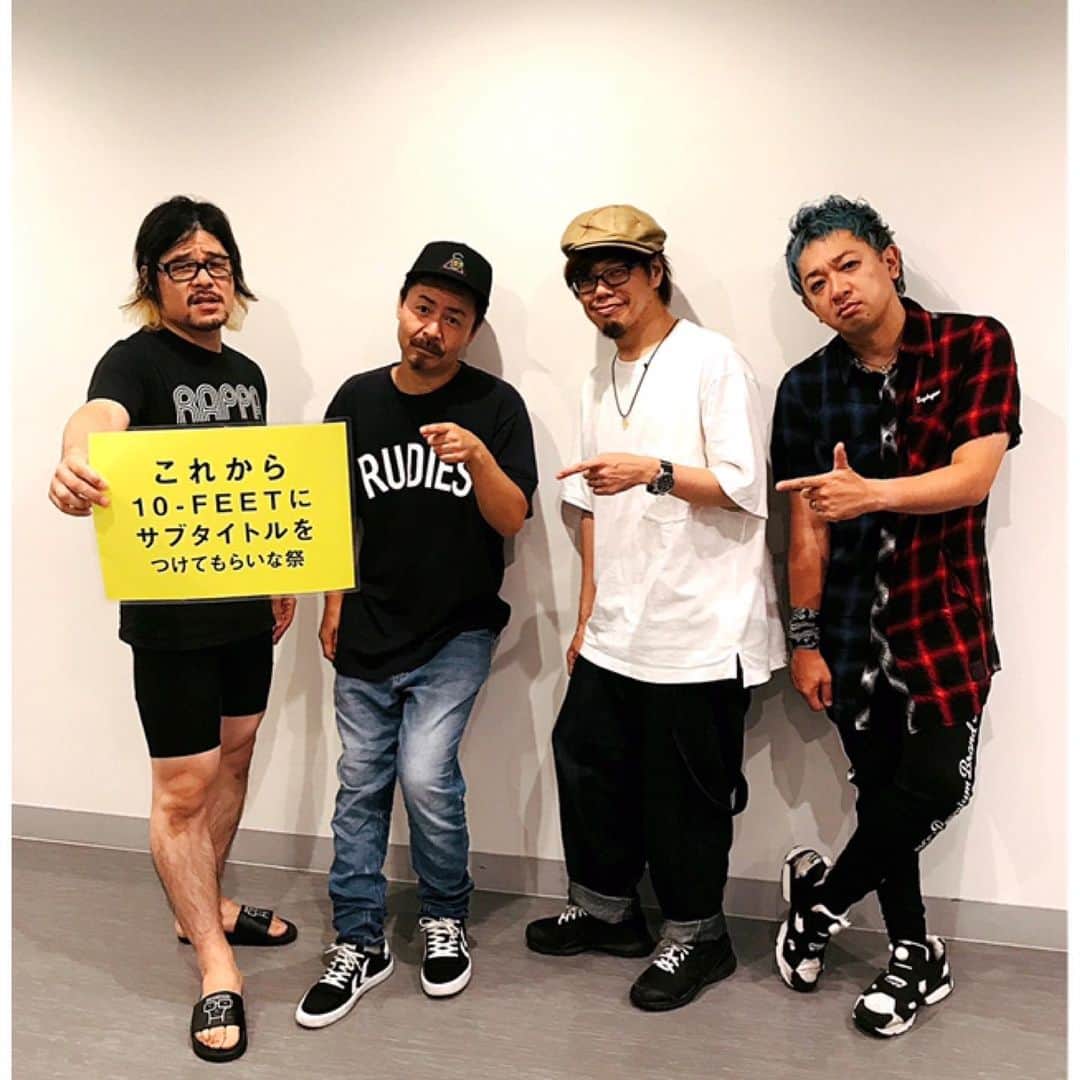 マキシマム ザ ホルモンのインスタグラム：「本日の対バンは10-FEET。  この夏は"京都大作戦"以降、各地のフェスでよく会ってたけど(一昨日も一緒だったし)、こうしてライブハウスでガッツリ対バンとなると、久しぶりな気がする。  てことで、今日をよりメモリアルな1日にすべく、これまで京都大作戦で数々のサブタイトルをつけてきた、サブタイトルマスターのワンランク上を行く"サブタイトルMaster of Puppets"の10-FEETに今日のライブのサブタイトルを付けてもらおうとお願いしたんやけど……頼んだ相手が10-FEETってことをすっかり忘れてた。 『仙台大作戦 〜◯◯◯な祭〜』っていう大喜利のはずが、そもそものテーマなど"KILL 'EM ALL"な解答。  これじゃ〜、仙台のラジオ番組出演後のパーソナリティーさんとの記念写真やがな。  さすがは京都の人間。 一筋縄ではいきまへん。  byダイスケはん  #マキシマムザホルモン #これからの麺カタコッテリのTOURをしよう #10FEET #マスターオブパペッツ #キルエムオール #Metallica #てことで今夜のライブのタイトルはこちらになります #仙台大作戦PHOENIX2019 #トシちゃんもうええて」