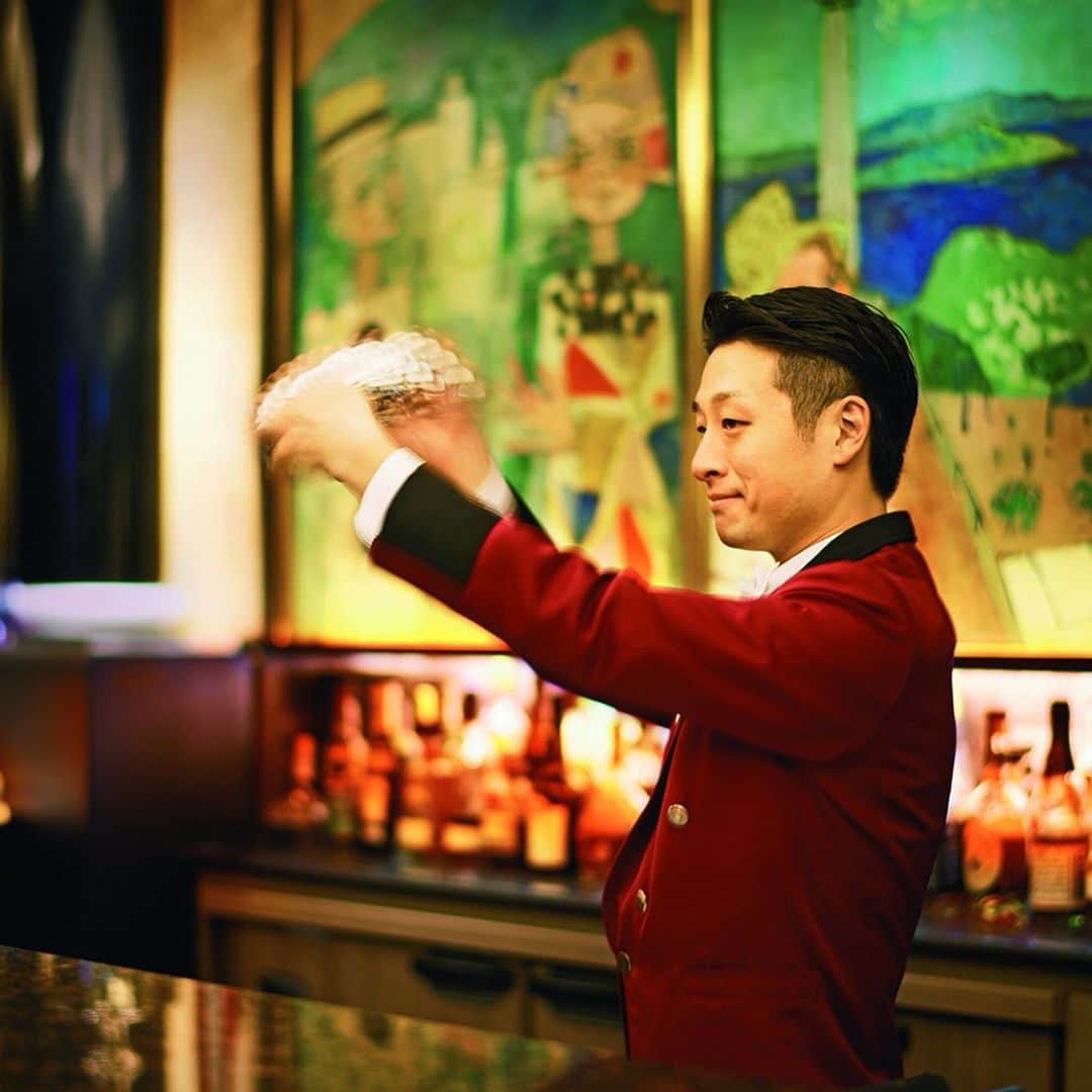 ホテル ニューオータニさんのインスタグラム写真 - (ホテル ニューオータニInstagram)「#barcapri ’s cocktail"Laugh" by Bartender HIROKI YOSHIDA, World Class Bartender of the Year 2019 finalist from Japan. ﻿ ﻿ 世界最大級のバーテンダーコンペティション「ディアジオワールドクラス ジャパンファイナル2019」で見事優勝した吉田宏樹のシグネチャーカクテル『Laugh』#バーカプリ﻿ ﻿」9月17日 18時53分 - hotelnewotanitokyo