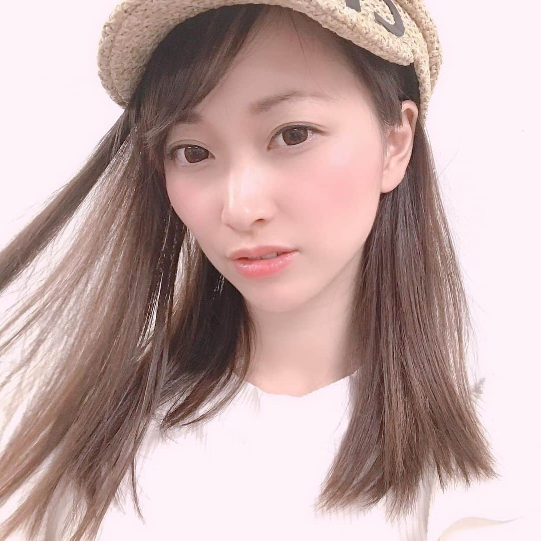 白井美帆さんのインスタグラム写真 - (白井美帆Instagram)「次の撮影終わったら髪の毛きる！！ そして現在ストーリーにて7キロ太ったわたしは #公開ダイエット中 ですが。 あれれ？な感じですw ＊ ここまできたら痩せるの難しい #ダイエット #運動 #負けられない戦い」9月17日 18時57分 - shirai_miho77