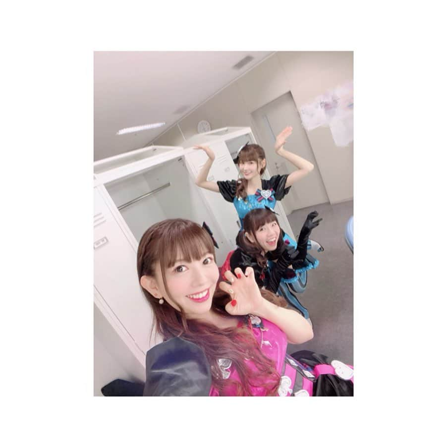 牧野由依さんのインスタグラム写真 - (牧野由依Instagram)「プリパラ＆プリチャン オータムライブの写真まだありました(ღ♡‿♡ღ)  まきの、変身前↔️変身後、あろまきの . 自撮りしていると…続々と増える仲間（笑） #白玉みかん 役･#渡部優衣 ちゃん #ガァルル 役･#真田アサミ さん #紫京院ひびき 役･#斎賀みつき さん . #プリチャン から #黒川すず 役･#徳井青空 さんと#ガァルマゲドン 🤤 . 次回小悪魔たちを呪いにいけるのは12月のウィンターライブ🎶😈楽しみなのである🎶 . 最後になってしまいましたが、、 プレゼントやお手紙頂きました🙇🏼‍♀️💖 ホントにほんとにありがとう💝💝」9月17日 19時11分 - yui_makino0119