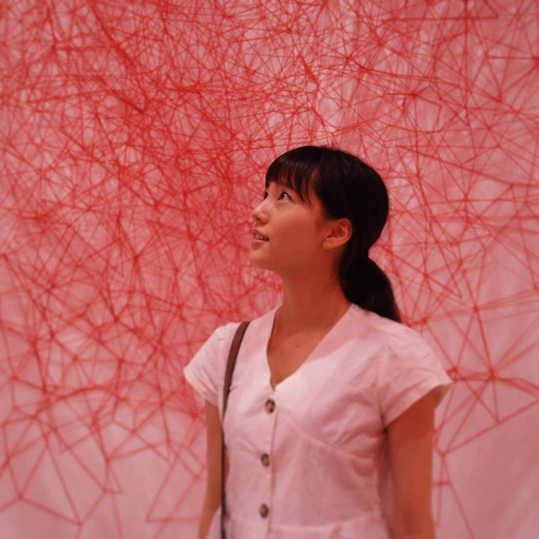 中川可菜さんのインスタグラム写真 - (中川可菜Instagram)「美術館にて🎨🖼 どうなってるんやろう…💭 ってキョロキョロしすぎて、見ている方向があっちこっちな写真たち👀 📷photo by @chanyui_s  ㅤ #写真見て気づいた #服がシワシワやん #なんてこったパンナコッタ #🤦‍♀️」9月17日 19時06分 - nakagawa_kana