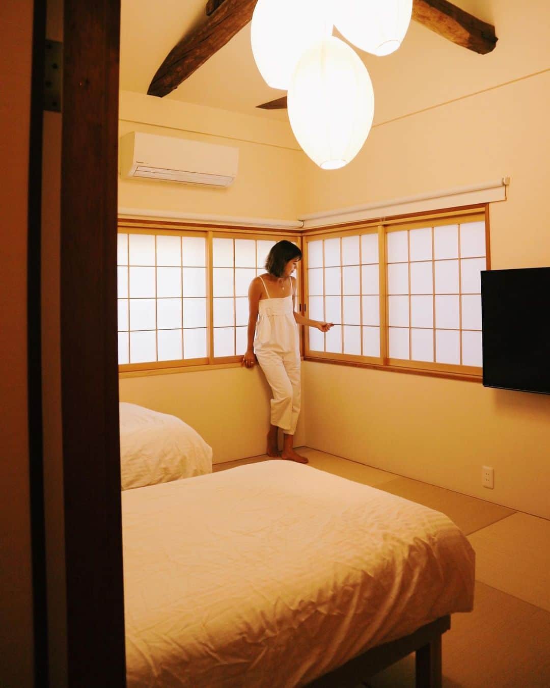Rika Vanessaさんのインスタグラム写真 - (Rika VanessaInstagram)「この間の大阪は バケーションレンタル "Homeaway" @homeawayjp  を 利用させていただきました👏🏼👏🏼 ・ バケーションレンタルって なかなか国内で 利用することないけれど ホームページをみると 素敵な家ばかりで 楽しくて数時間ぐらい 見ちゃう🤣 ・ ・ 場所のアクセスも良く、 洗濯機やキッチン、 寝る部屋も複数ありで 子連れだと家感覚で 利用出来るのは すごく良かったです！ ・ 旅行の計画の際は 是非利用してみてね！ ・ ・ ・ #バケーションレンタル #HomeAway #ホームアウェイ #PR  #国内旅行 #大阪」9月17日 19時34分 - rikavanessa._