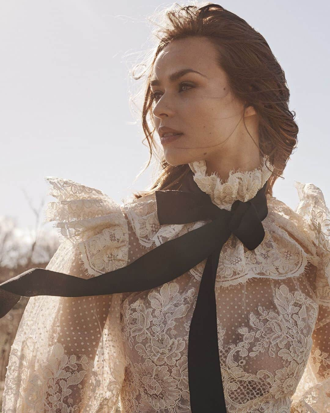 ジマーマンさんのインスタグラム写真 - (ジマーマンInstagram)「Up Close: From behind the scenes of our Fall 19 Ready-to-Wear Campaign shoot, @birgitkos wears our Espionage Corded Lace Gown. #EYESPY #fall19 #zimmermann」9月17日 19時52分 - zimmermann