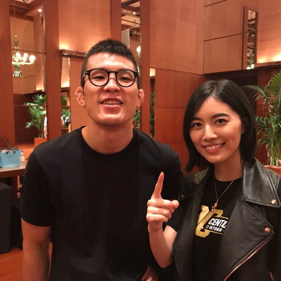 青木真也のインスタグラム：「おれたちはファミリーだ。ファミリーはケンカするからね。嘘偽りなくモノ作りに真っ直ぐにありたい。#onechampionship #青木真也 #shinyaaoki #松井珠理奈」