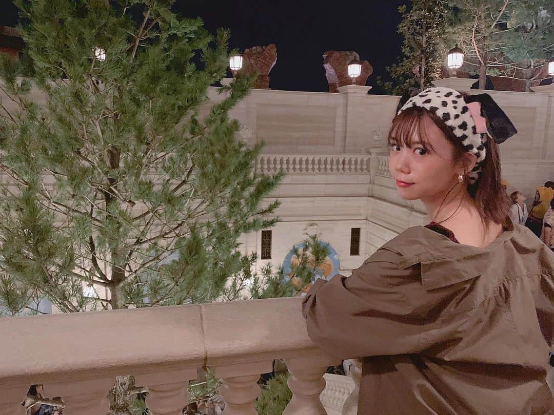 千田麻実のインスタグラム：「Disney Sea 🎠⛲️🏰🎡🎢 ⠀ #TokyoDisneySea  #東京ディズニーシー  #ソアリン  #彼女とデートなうに使っていいよ  #使っていいよ (2かいめ)」
