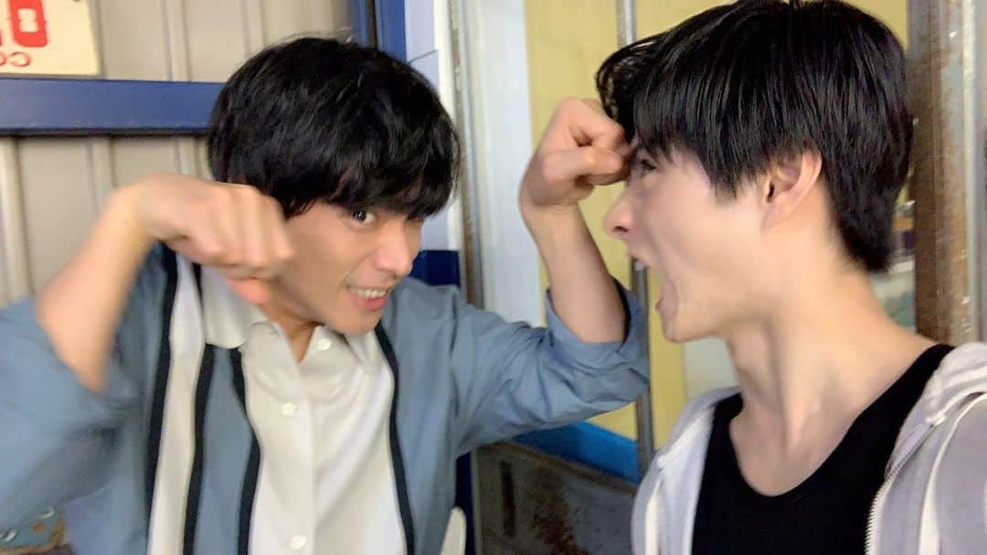 小波津亜廉のインスタグラム：「[17/9/19] It was a lovely surprise to see these two hanging out together!! ⠀⠀⠀ ⠀ #matsumuraryuunosuke #kurobamario #IRLkikasa ⠀⠀⠀ ⠀ Source: Nosuke’s twitter」