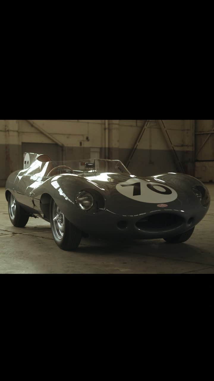 のインスタグラム：「Hear from Jaguar’s former Director of Design, Ian Callum, about the iconic design of this triple Le Mans winning racing car and how it has inspired Bremont’s limited edition D-Type timepiece.」