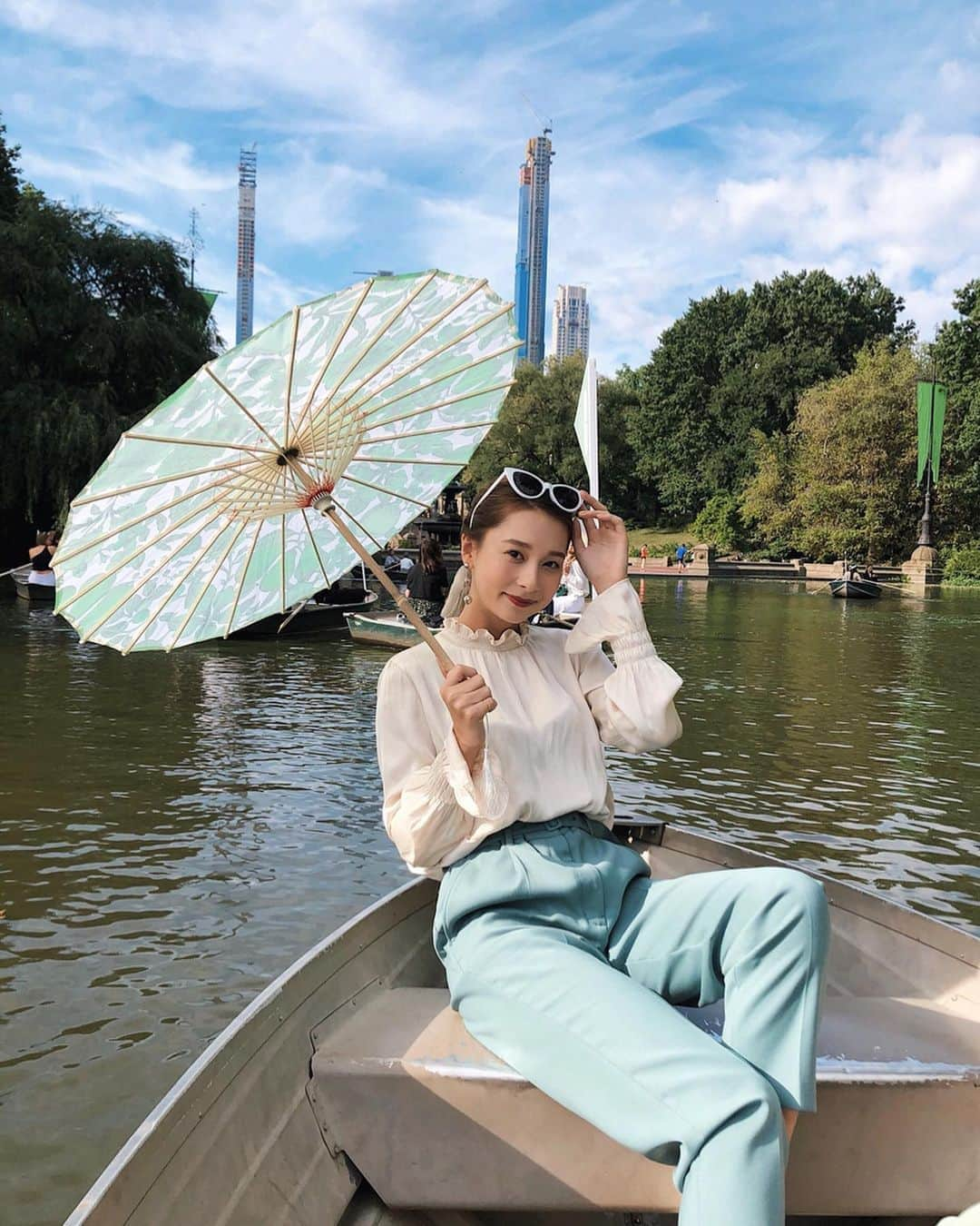 丹羽仁希さんのインスタグラム写真 - (丹羽仁希Instagram)「Central Park🌳 with @clinique . . CLINIQUEのマスカラと チークを使ってメイクしてるよ💕  #ちなみにボート部ではありません笑  #でもこーゆーの得意笑 . . @clinique @cliniquejp  #Skinnovation  #CliniquePartner #チークポップ#ラッシュパワーマスカラロングウェアリングフォーミュラ」9月17日 20時30分 - __niki22