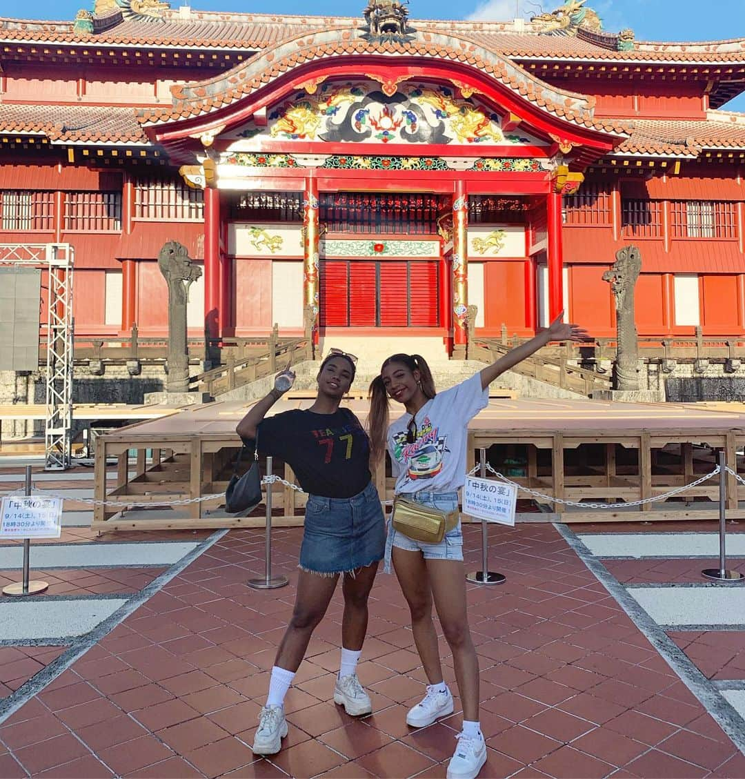 鈴木リサさんのインスタグラム写真 - (鈴木リサInstagram)「首里城🏯👸💕✨ #okinawa」9月17日 20時38分 - risa_osaru