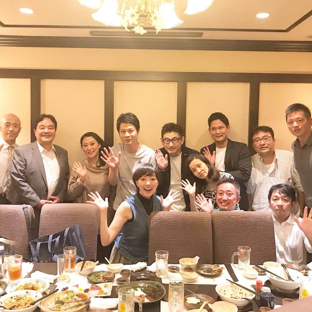 のインスタグラム：「今日は、ゴゴスマ放送後、私のためにわざわざ懇親会を開いてくださいました🙏✨本当にありがたい現場です。火曜メンバーは魅力的すぎて、終始、笑って顔が痛かったです🤣 そして今日は、金曜レギュラーの 医療ジャーナリストの森田豊さんも出 演✨ひょっこりと菊地弁護士も。笑 #ゴゴスマ #CBC #石井亮次  #友近 #沢朋宏  #菊地幸夫  #鈴木哲夫 #森田豊  #アナウンサー」