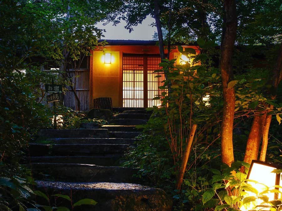 JAPAN TRIP 大人旅〜厳選の宿〜さんのインスタグラム写真 - (JAPAN TRIP 大人旅〜厳選の宿〜Instagram)「【JAPAN／RYOKAN】 #長野 #蓼科 の#たてしな藍 です。  #大人旅_厳選の宿 #大人旅jp #そうだ旅に出よう #旅行 #温泉宿 #露天風呂 #温泉 #旅館 #ホテル #大人旅 #女子旅 #親子旅 #国内旅行 #記念旅行 #旅フォト #旅行好きな人と繋がりたい #japan #japantrip #japantravel #trip #travel #onsen #ryokan #hotel #hotsprings #ig_japan #instajapan」9月17日 21時30分 - otonatabi_jpn