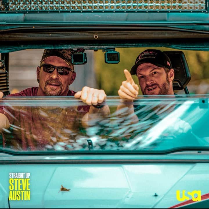 ストーン・コールド・スティーブ・オースチンのインスタグラム：「Tonight!!! Straight Up Steve Austin w @nascar legend @dalejr right after @wwe #smackdown on @usa_network.  #straightupsteveaustin  Don’t miss the Season Finale!」