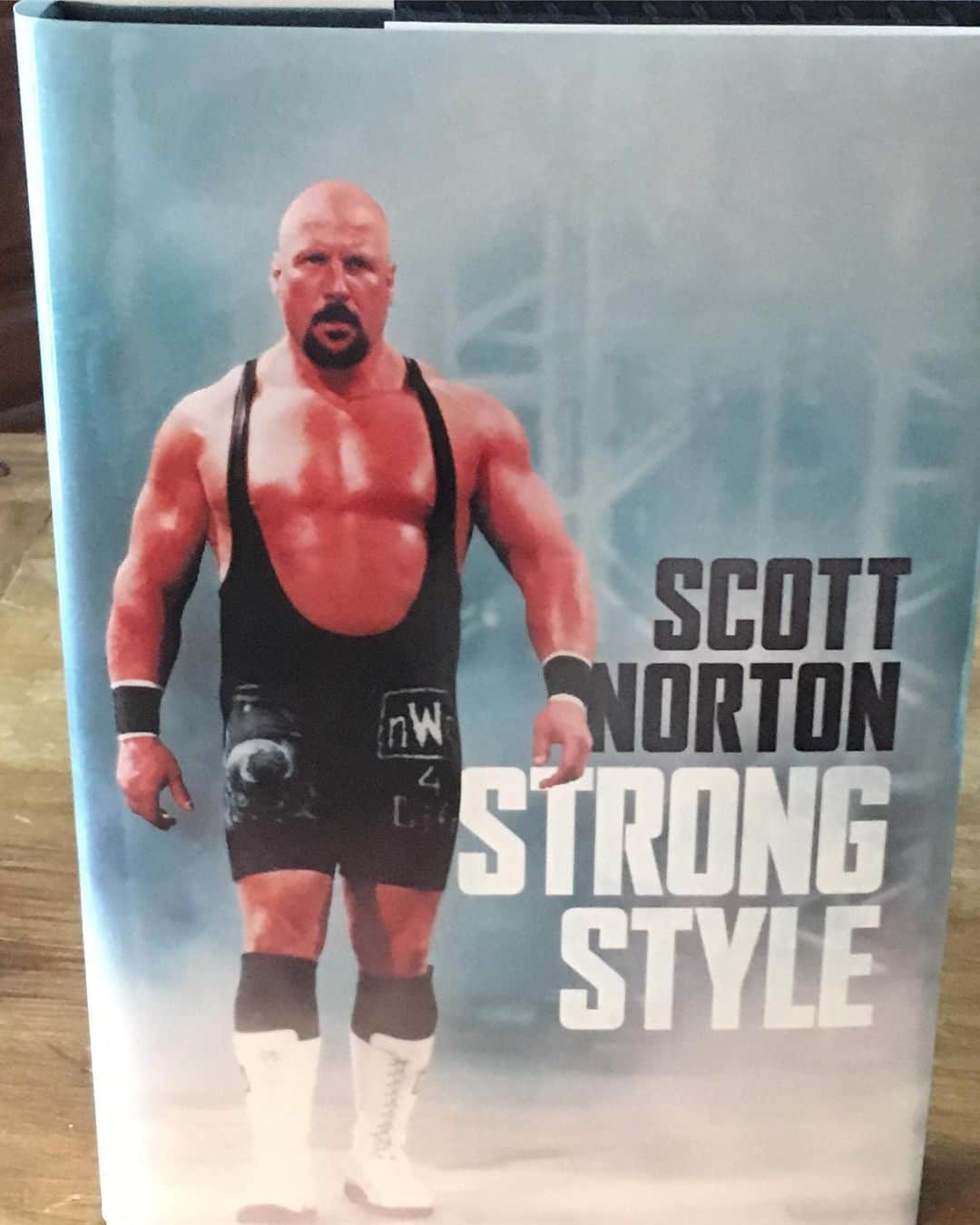 スコット・ノートンさんのインスタグラム写真 - (スコット・ノートンInstagram)「Meet & Greet in Richfield, MN. Oct. 19th. Pick up a copy of my book #strongstyle #scottflashnorton #minnesotaboy #northsider」9月18日 7時37分 - scottflashnorton