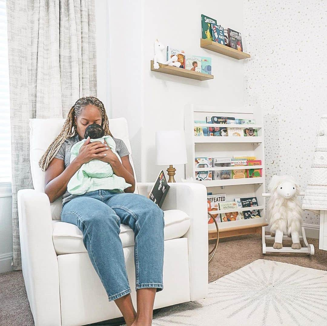 ナターシャ・ヘイスティングスさんのインスタグラム写真 - (ナターシャ・ヘイスティングスInstagram)「Liam’s nursery has become our new little zen space in our home. This Paxton rocker especially has been heaven for nursing and soothing Liam. Thank you @potterybarnkids and their in house Design Crew for designing our dream nursery 💙  All services are FREE and available in person or via phone.  Liam’s furniture is @potterybarnkids’ GREENGUARD Gold Certified made with a timeless design and eco-conscious materials. So, we feel good about what we put in our home, and ultimately what we put baby 👶🏽 Liam in. The GREENGUARD Gold Certified collections contribute to cleaner indoor air, creating a healthier home for your family to sleep, grow and play.  Check my bio and story to shop this nursery (and the antics with @southcity22 designing this space 😉). I will also be hosting a giveaway for some of the items featured in our nursery 💙 #lovemypbk #ad」9月18日 7時42分 - natashahastings