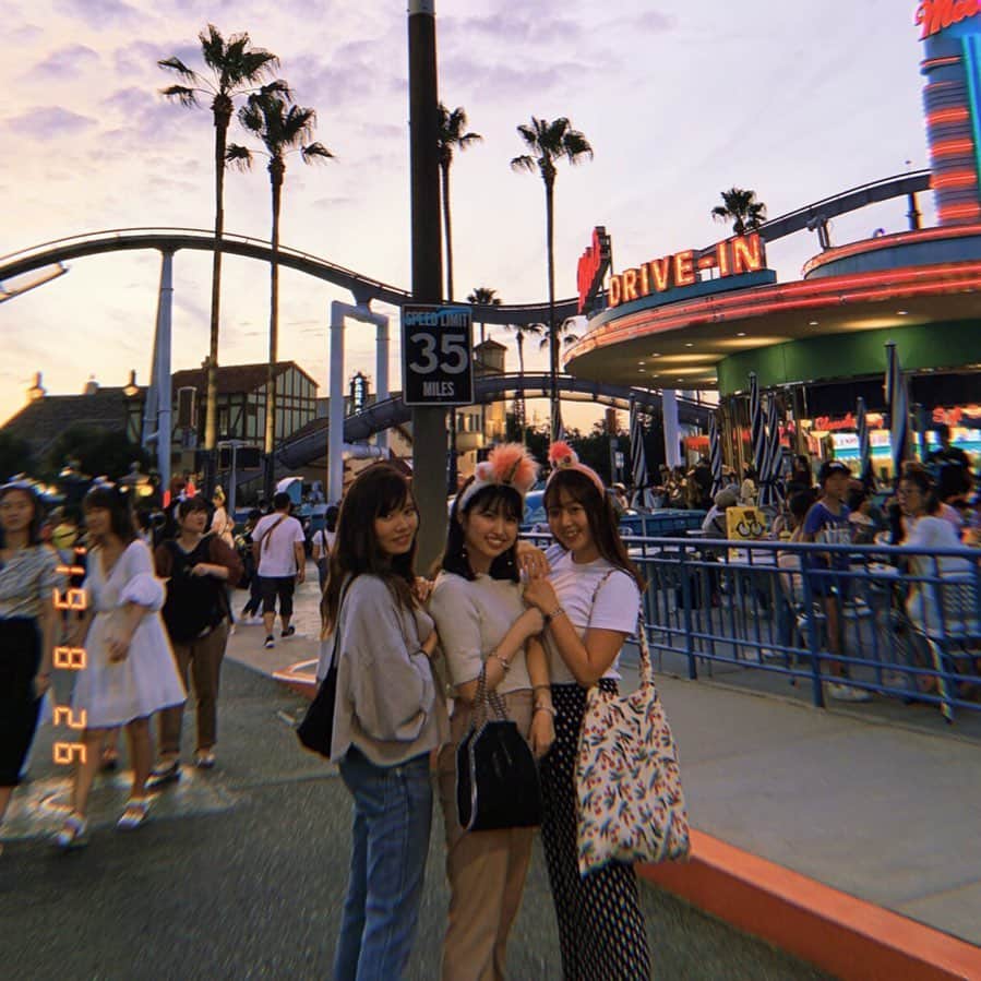 のインスタグラム：「新大阪 Summer Smile🌏 . 学スタを通じて仲良くなった 昼間部・夜間部のメンバーでユニバ🦄💛 . . #新大阪歯科衛生士専門学校 #sdhc #歯科衛生士 #歯科衛生士の卵 #campuslife #summer #smile #学生スタッフ #学スタ #ユニバ #usj #友達 #friend #学校 #school #夢 #dream #専門学校 #仲間 #happy #love #fun #girl #likeforlike #like4like #instagood #instalike #dental #dentalhygienist  #dentalhygiene」