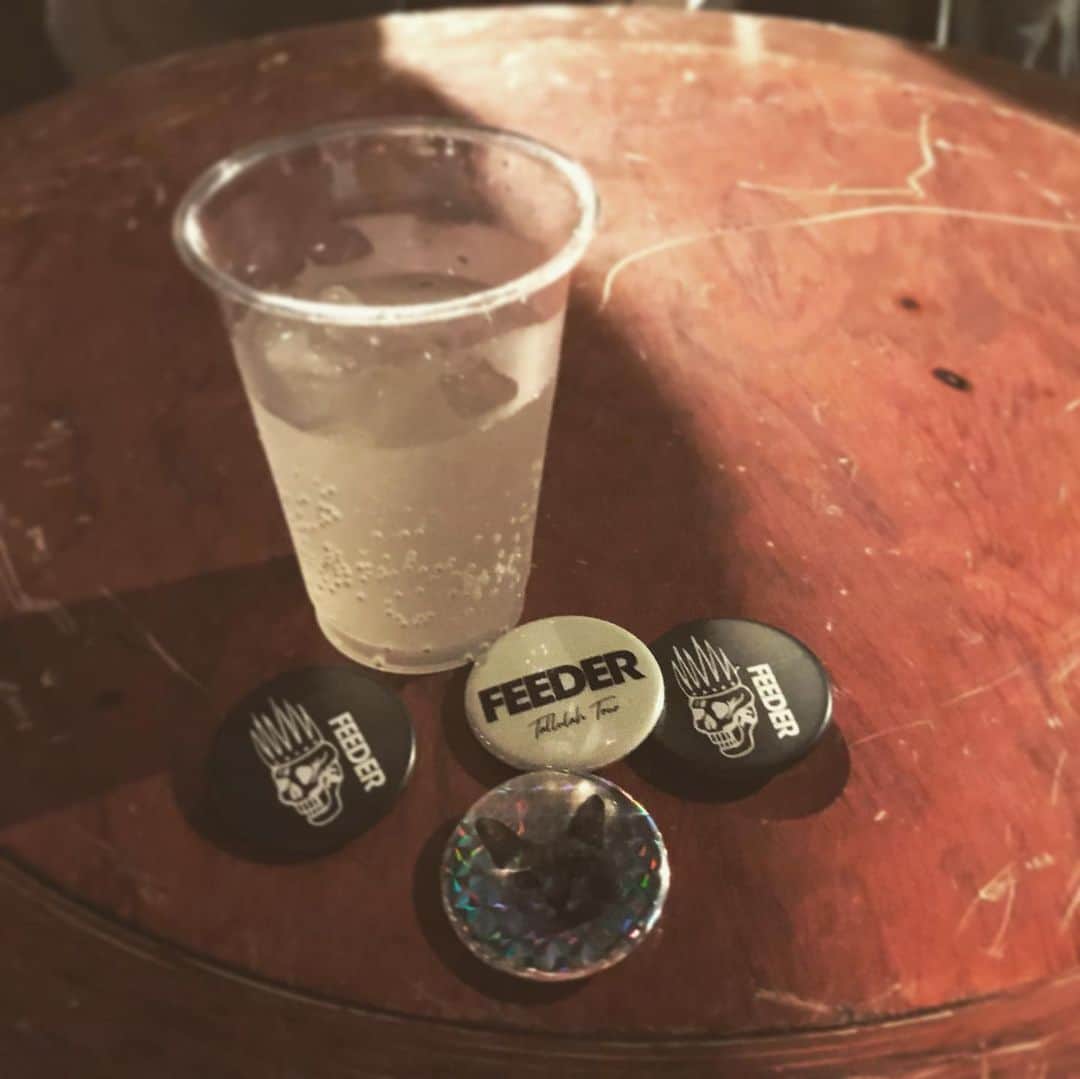小嶋晶子のインスタグラム：「From the beginning to the end, Feeder’s concert was absolutely amazing! They were steaming hot and the set list was so good !! They played lots of new songs (from new albums ‘TALLULAH’) and all my favorite songs! Anyway, I had a blast!!! I was really really glad to see their concert tonight. I'll be their fun now and forever, Thanks :) #セットリスト #最高 #後半の畳み掛ける感 #最強 #feeder #万歳 #🙌 #私 #感極まって #白目 #( ꒪⌓꒪) #feederjapantour2019 #🇯🇵 #🇬🇧」
