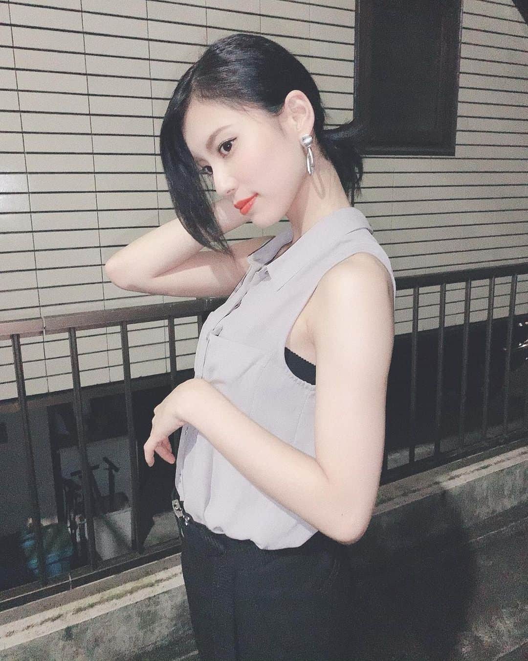 小林玲のインスタグラム：「.﻿ ﻿  しふーく✌︎✌︎✌︎﻿ ﻿ ﻿ #fashion #coordinate ﻿ #tops #hm #pants ﻿ #uniqlo #shoes #randa ﻿ #japan #japanesegirl ﻿ #girl #me #black ﻿ #gray  #instagood ﻿ #instagramjapan ﻿ #hairstyle #私服」