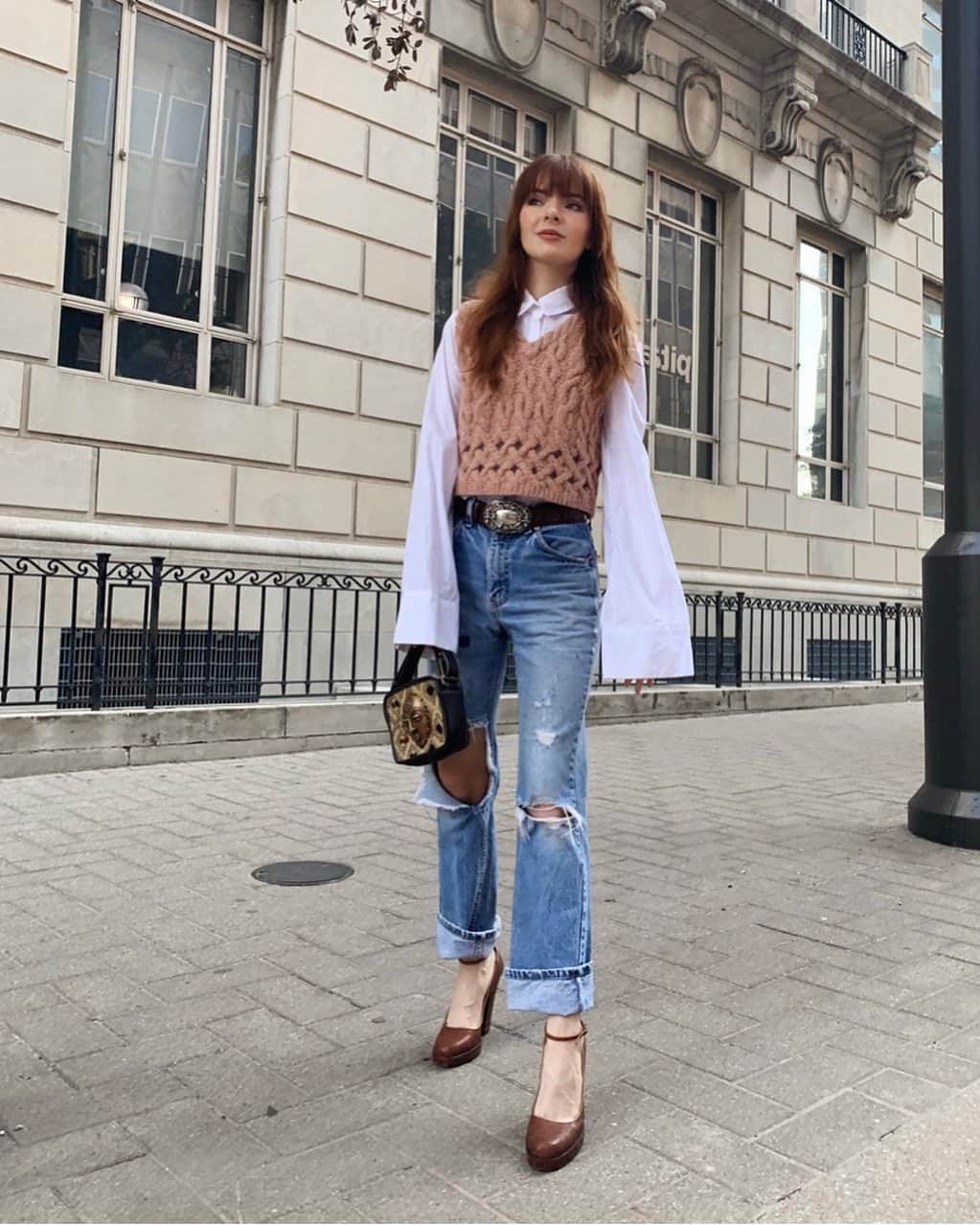 ジェーン・アルドリッジのインスタグラム：「Back to school looks ☺️ vintage chubby sweater vest, @prada Mary Janes and jeans from @denimrefinery ❤️」