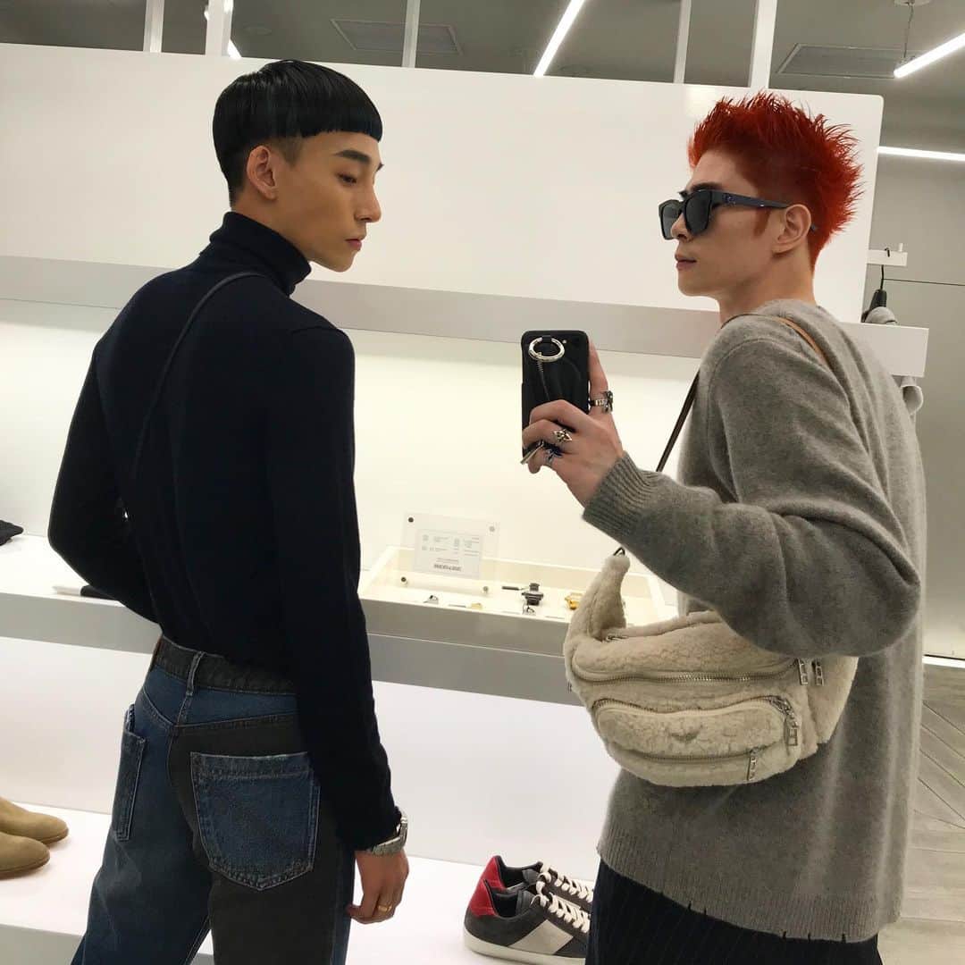 のインスタグラム：「Zadig&Voltaire 青山店 5周年おめでとうございます 🎉💕🎂✨ ﻿ ﻿ 9月13日に 青山店での5周年記念イベントに行かせて頂きました！ カシミアのセーター本当気持ち良すぎ 💖 ﻿  #zadigetvoltaire」