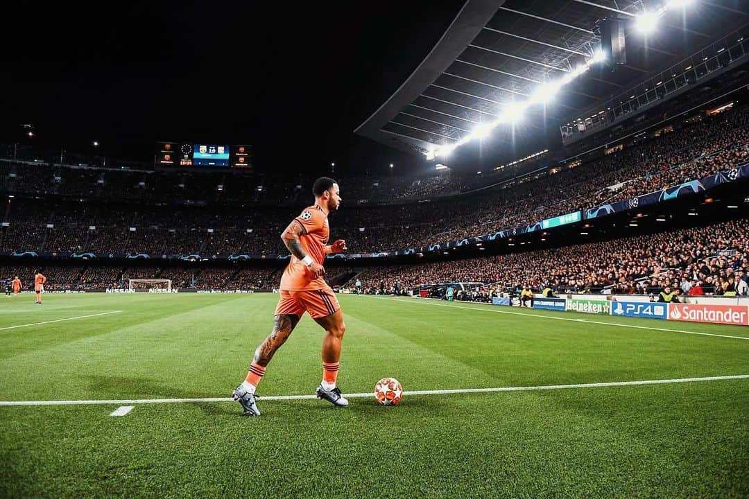 メンフィス・デパイさんのインスタグラム写真 - (メンフィス・デパイInstagram)「It’s back! @ChampionsLeague 🏆 Let’s get it! @OL 🔥⚽️」9月18日 0時17分 - memphisdepay