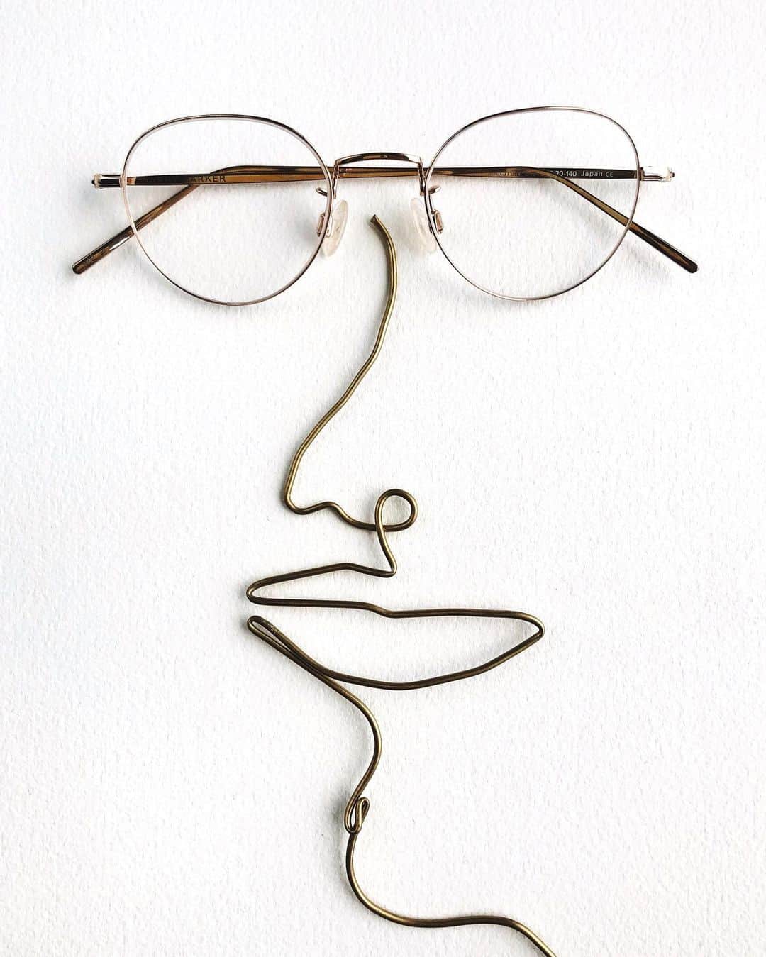 Warby Parkerのインスタグラム：「Allow us to introduce you to our newest metal styles 👆✨These almost-but-not-quite-rimless shapes give your best features room to shine. More metals in our Story! (Pictured here: Marston I’m Polished Gold.)」