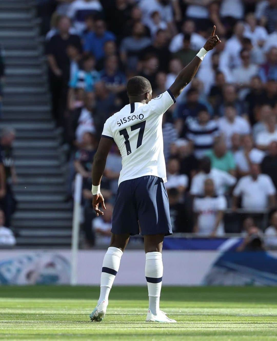 ムサ・シソコさんのインスタグラム写真 - (ムサ・シソコInstagram)「1⃣ DAY before #UCL 🔥⚽ #COYS #MS17」9月18日 0時22分 - moussasissokoofficiel