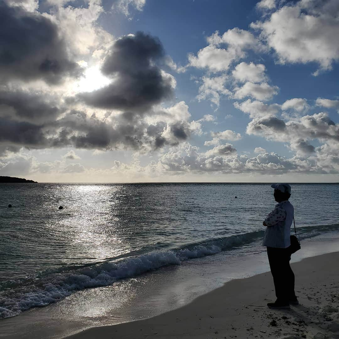 ダチョウ倶楽部さんのインスタグラム写真 - (ダチョウ倶楽部Instagram)「宮古島。また、行きたい場所です。  しつこくてごめんなさい。  #ダチョウ倶楽部 #上島竜兵 #おじさんくた美れ旅 #宮古島 #galaxys10plus  #メンバーの #写真は #galaxy  #カメラ #最高」9月18日 0時22分 - dachoclub_official