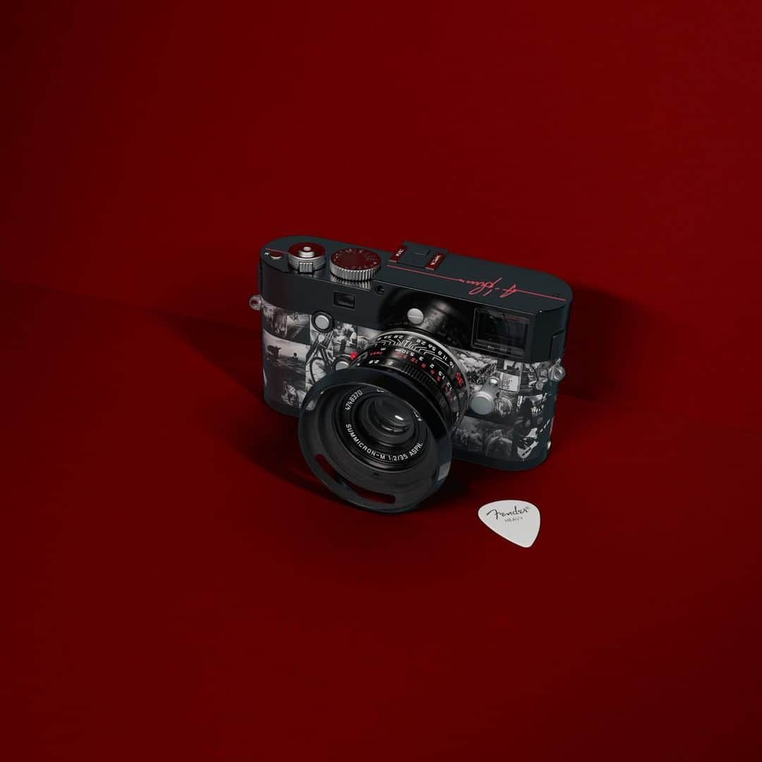 のインスタグラム：「@Fender guitars meet Leica cameras! To honor the work of The Police guitarist Andy Summers and as a complement to a special Signature #Stratocaster from one of the world’s leading musical instrument manufacturers, Fender, Leica created the LEICA M MONOCHROM “Signature.” Discover the very limited special edition via the link in bio.  #🔴📷 #LeicaM #LeicaMonochrom #leica #leicacamera #fender #fenderguitar #leicaphotography #leicaphoto #leica_world #leica_club #leicasociety #leicalove #leicagram  #leicaporn #cameraporn」
