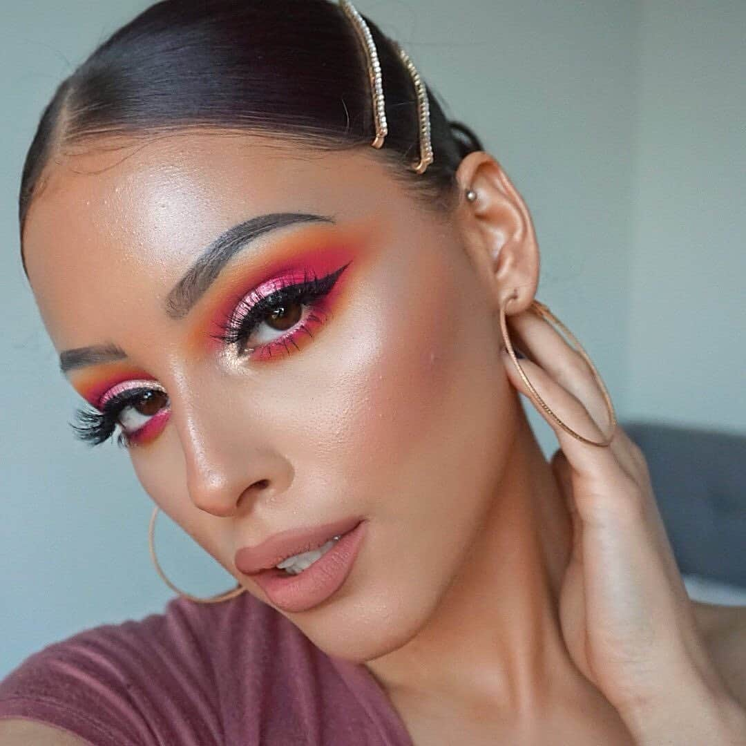 e.l.f.さんのインスタグラム写真 - (e.l.f.Instagram)「@shylissa_ uses the #16HRCamo Concealer for her cut crease technique to add dimension and create depth in her eyes! 💖#elfingamazing #elfcosmetics #crueltyfree #vegan」9月18日 1時03分 - elfcosmetics